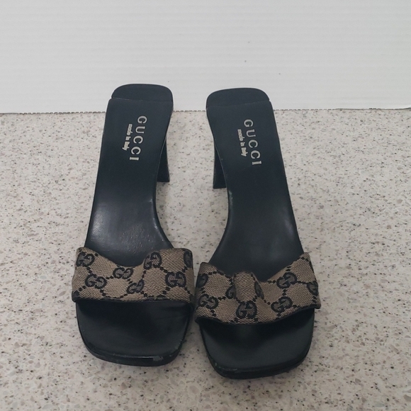 Vintage Gucci Women's Black and Brown Monogram Heels- SZ 7 - Picture 1 of 6